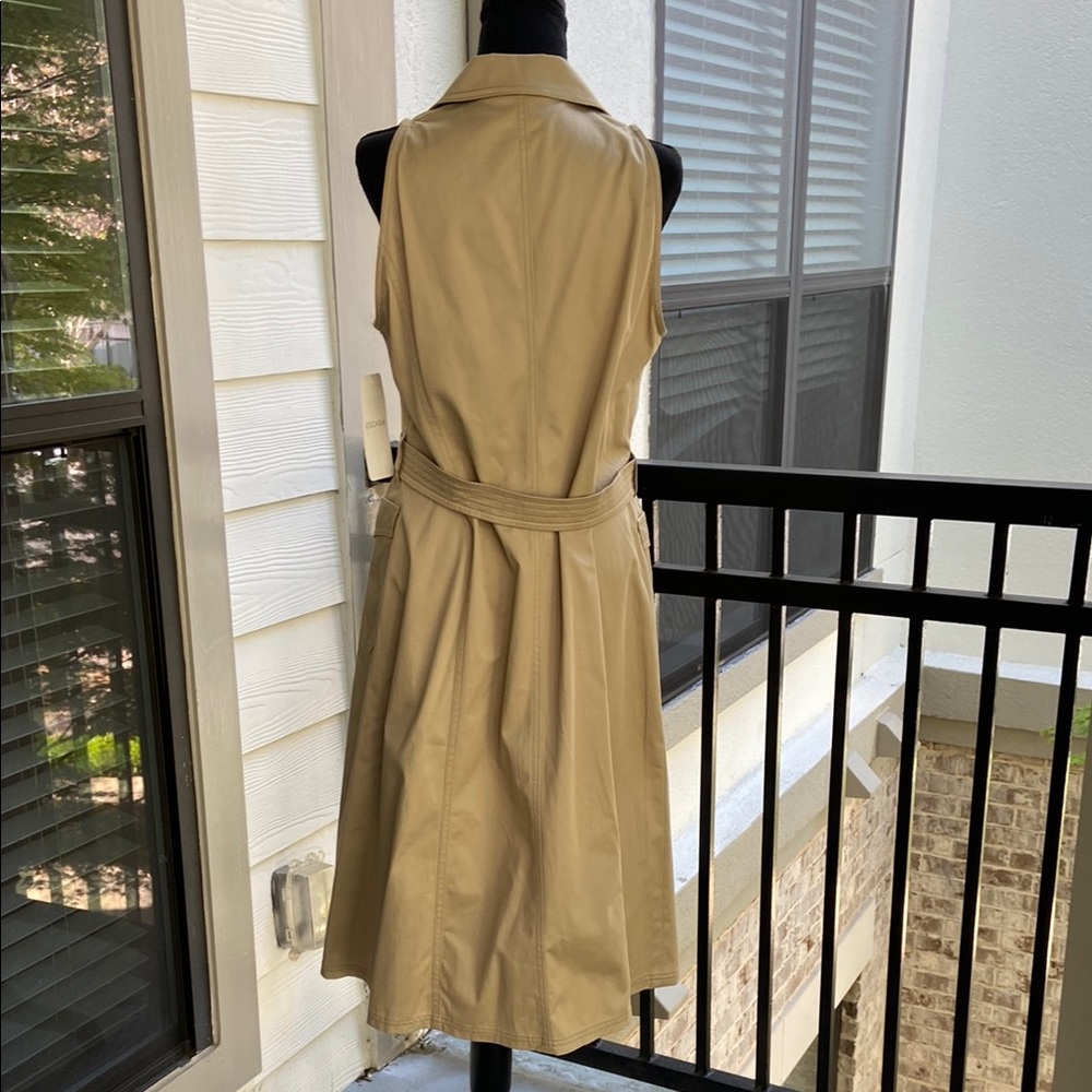 Tan Sleeveless Sheath Dress with Notched Collar - Picture 2 of 4